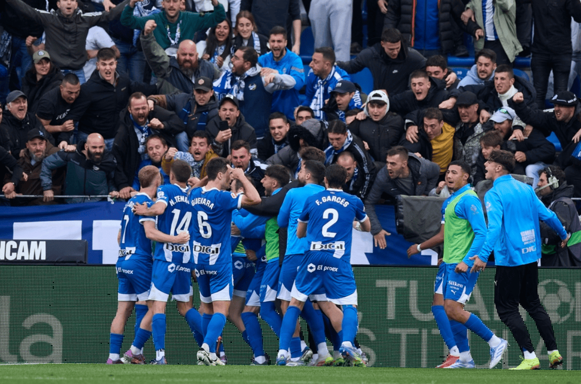 西甲最新积分战报：阿拉维斯绝杀，皇马惊险逆转，落后巴萨4分